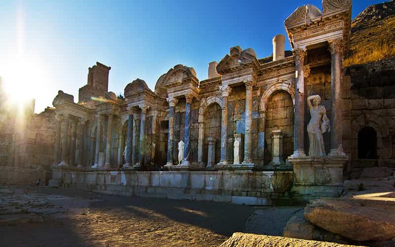 Unesco Dünya Mirası Listesi'nde yer alan Sagalassos Antik Kenti nerededir ve nasıl gidilir? Giriş ücretinden ziyaret saatlerine Sagalassos Antik Kenti hakkında tüm bilgileri yazımızda bulabilirsiniz.