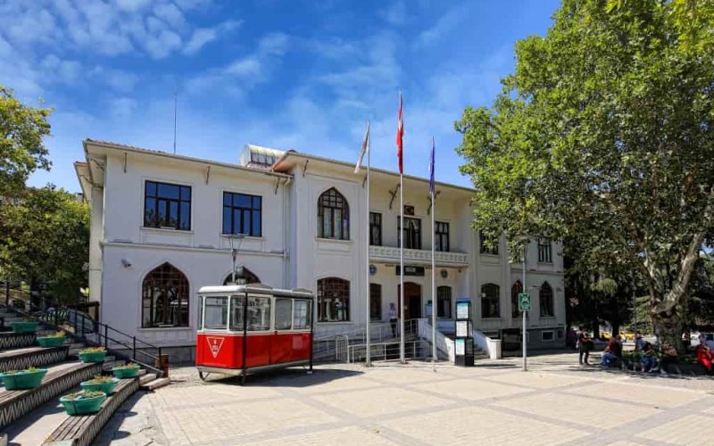 Bursa'nın zengin tarihini ve kültürel mirasını yakından tanımak isteyenler için Bursa Kent Müzesi, mutlaka ziyaret edilmesi gereken bir yerdir. Bursa Kent Müzesi nerede ve nasıl gidilir? Giriş ücreti, ziyaret saatleri...