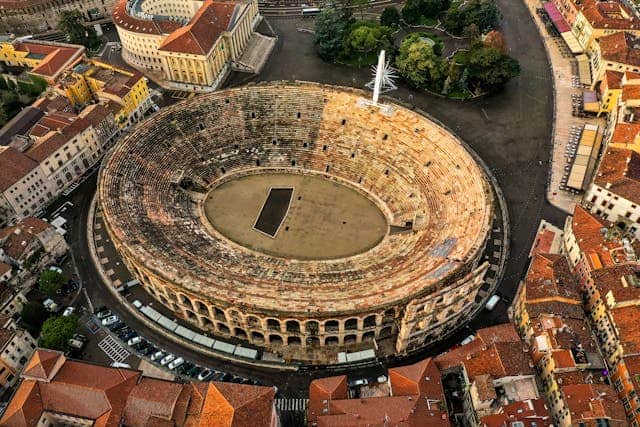 Arena di Verona (Verona Arenası) Nerededir ve Nasıl Gidilir Yol Tarifi