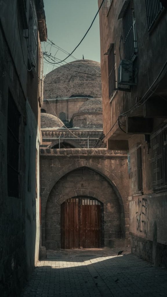 Behram Paşa Camii rehberimizden ulaşım bilgileri (Behram Paşa Camiiı Nerede ve Nasıl Gidilir), yol tarifi, ziyaret saatleri, Behram Paşa Camii giriş ücreti, bölümler ve eserler gibi tüm ayrıntılara ulaşabilirsiniz.
