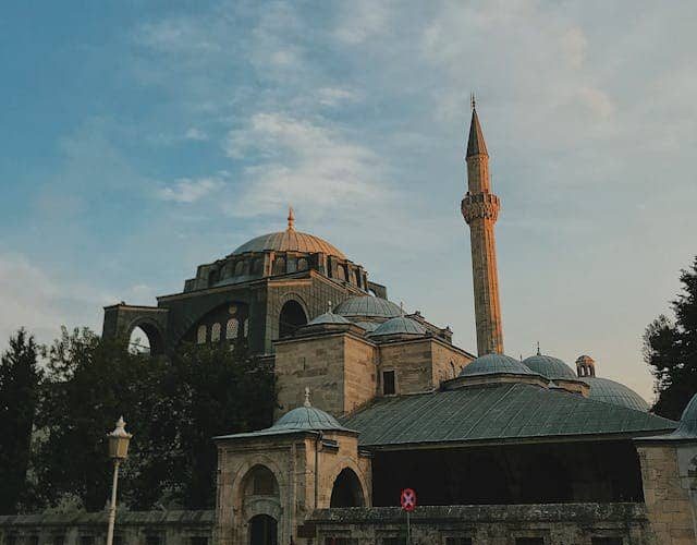 Kılıç Ali Paşa Camii Nerede ve Nasıl Gidilir? Tarihi, Yol Tarifi
