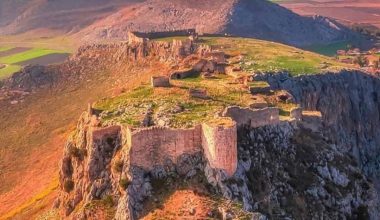 Anavarza Kalesi; Nerede, Nasıl Gidilir, Tarihi