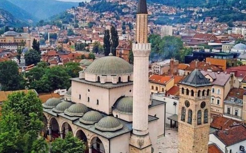 Gazi Hüsrev Bey Camii Nerede, Nasıl Gidilir, Tarihi