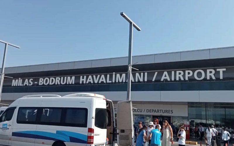 Bodrum Havalimanı’ndan Bodrum merkeze, Turgutreis’e ve Didim’e ulaşım seçenekleri, Havaş servis saatleri, otobüs, transfer, taksi ve araç kiralama bilgileri
