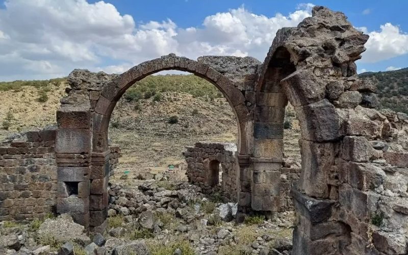 Nora Antik Kenti Nerede Giriş Ücreti, Ziyaret Saatleri ve Yol Tarifi