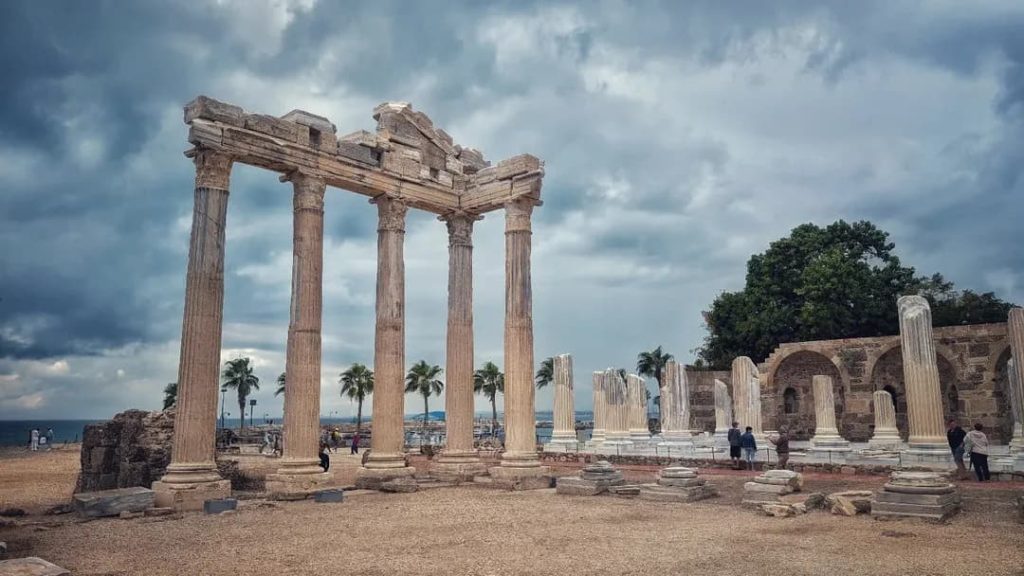 Side - Apollon Tapınağı