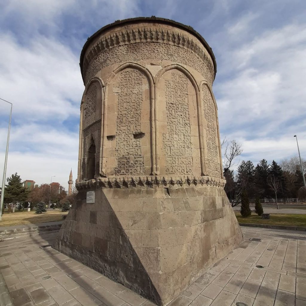 Döner Kümbet’in Tarihi