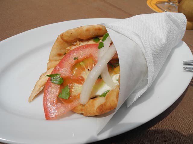 Gyros Nasıl Yapılır