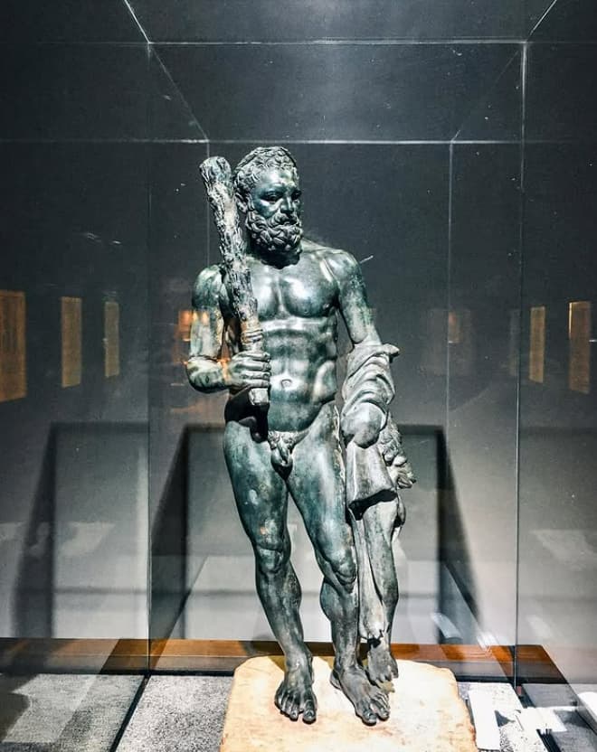 Herakles Heykeli