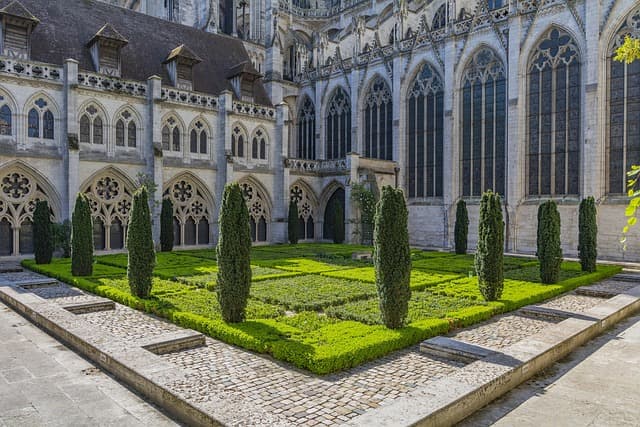 Rouen Katedrali’nin Tarihi