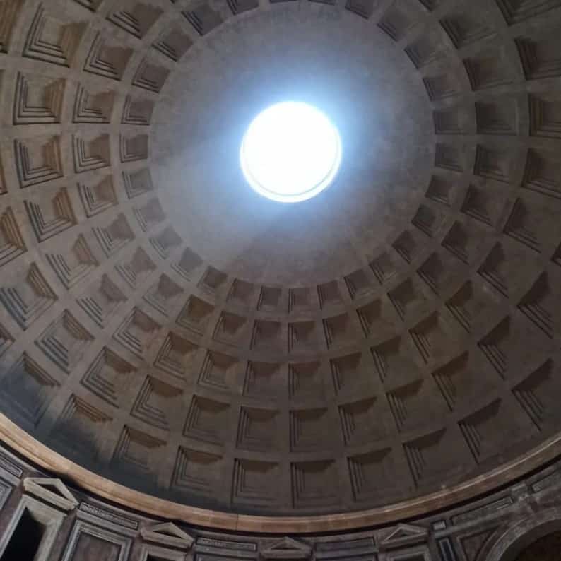 Roma Pantheon kubbesi